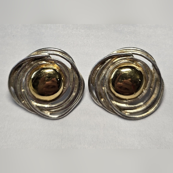 Jewelry - Vintage Gold and Silver Swirl Stud Earrings